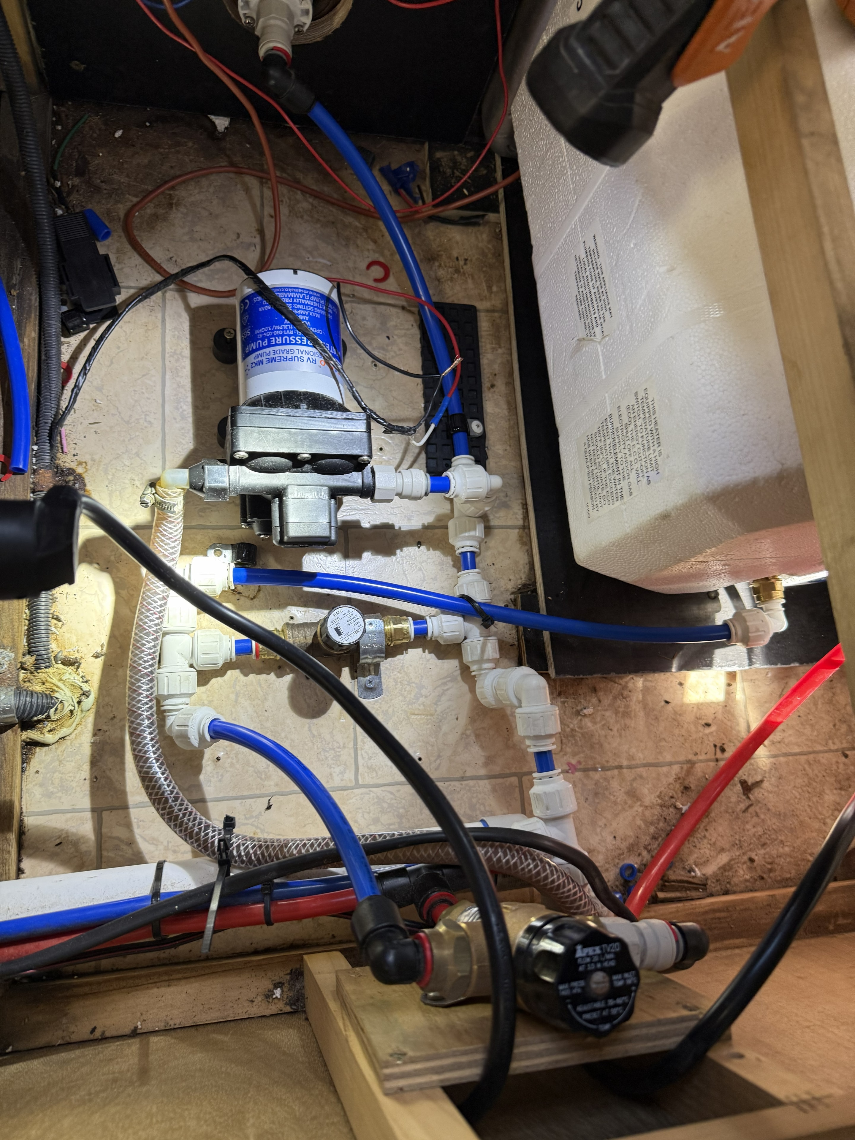 Caravan 12V plumbing install — Alice Springs